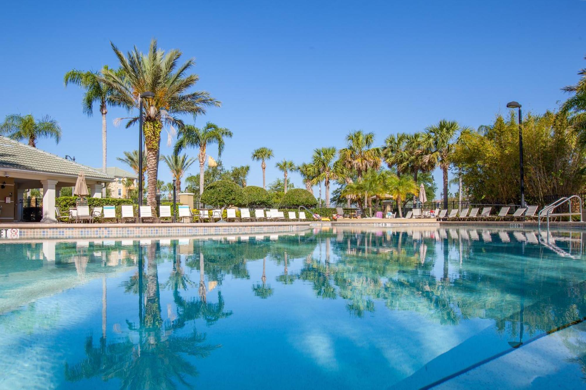 Apartment 3 Bedroom Plus, View Condo, Vista Cay-1008 *