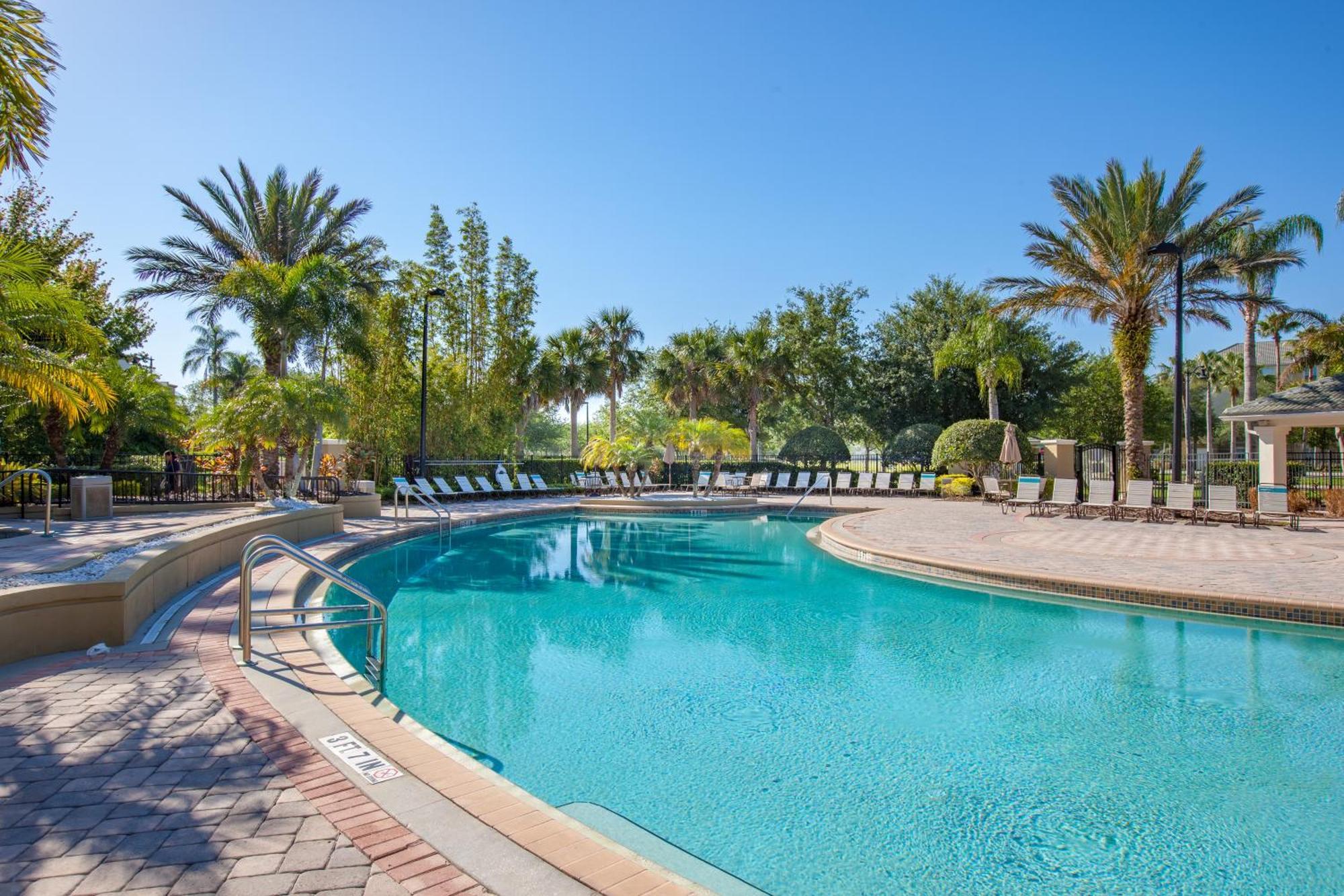 Apartment 3 Bedroom Plus, View Condo, Vista Cay-1008 *
