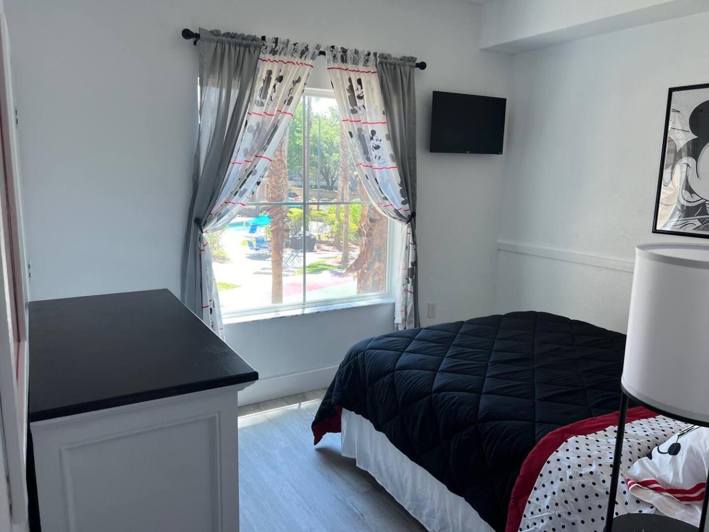 Free Shuttle 3 Queen Beds Apartment *