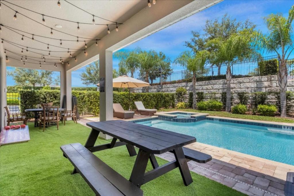5 Bedrooms- 5 Bathrooms- Encore 7421 Ma Holiday home *