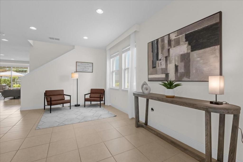 5 Bedrooms- 5 Bathrooms- Encore 7421 Ma