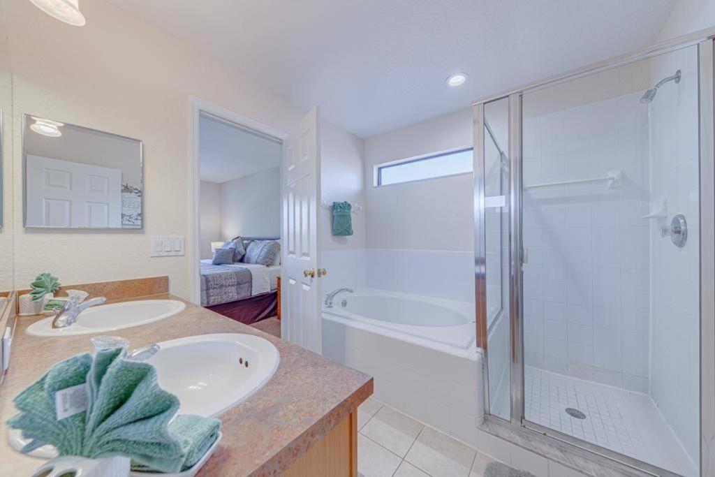557 -impressive Two Storey Private With South Facing Pool *