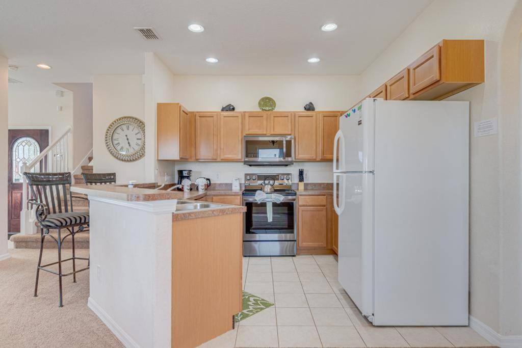 557 -impressive Two Storey Private With South Facing Pool Villa *