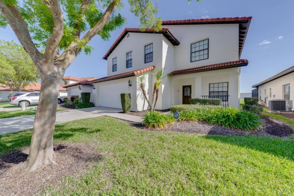 557 -impressive Two Storey Private With South Facing Pool Villa *