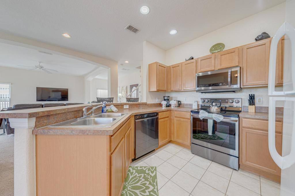 Villa 557 -impressive Two Storey Private With South Facing Pool *