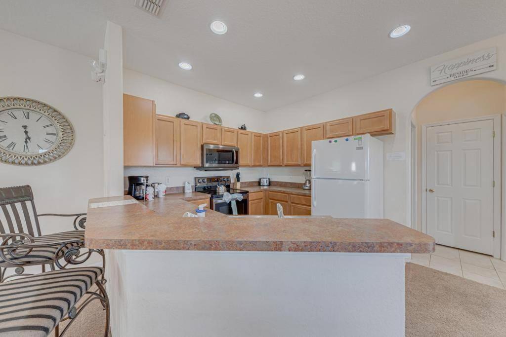 557 -impressive Two Storey Private With South Facing Pool