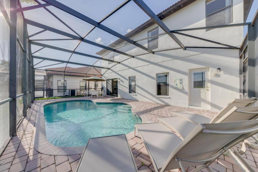 557 -impressive Two Storey Private With South Facing Pool Villa *