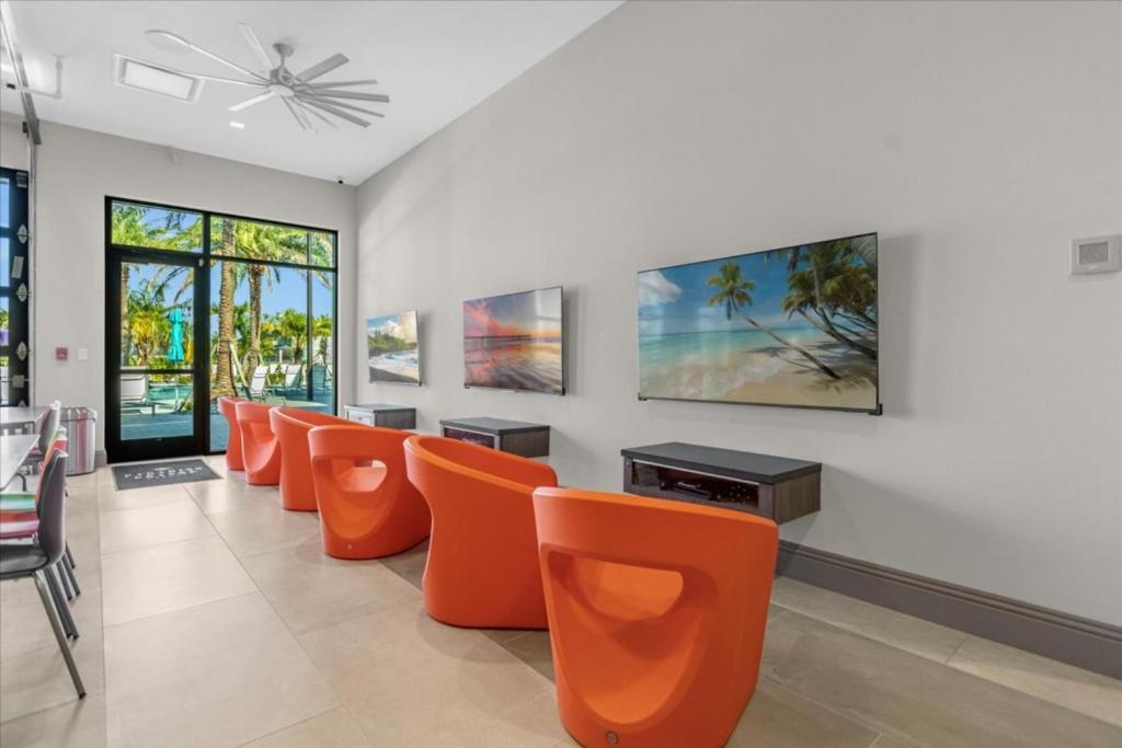 8 Bedrooms- 8 Bathrooms- Paradiso Grande 5912 Hs Holiday home *