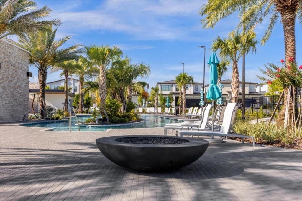 8 Bedrooms- 8 Bathrooms- Paradiso Grande 5912 Hs *