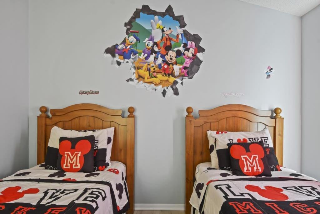 Themed 4br House Pool Game 10 Min Holiday home Orlando