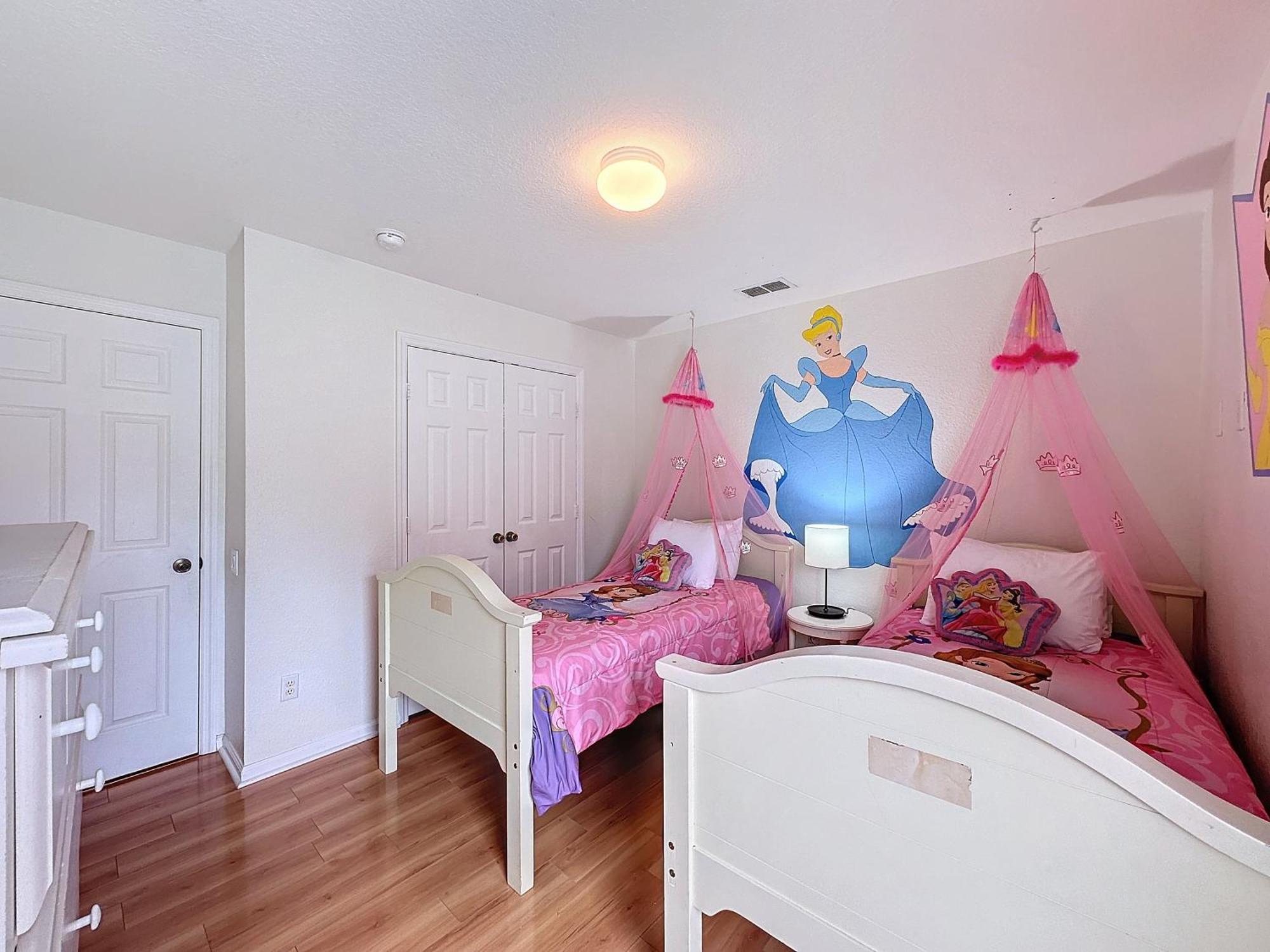 World Vacation.. Luxury 6 Br/4 Ba 5 Star *