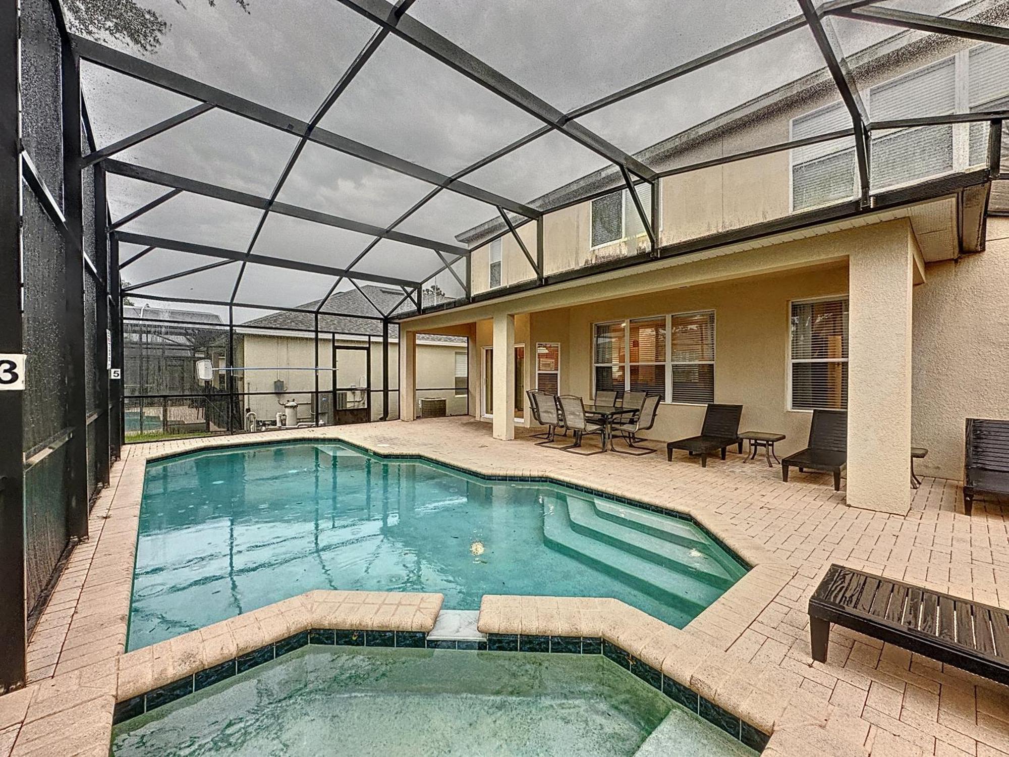 World Vacation.. Luxury 6 Br/4 Ba 5 Star *