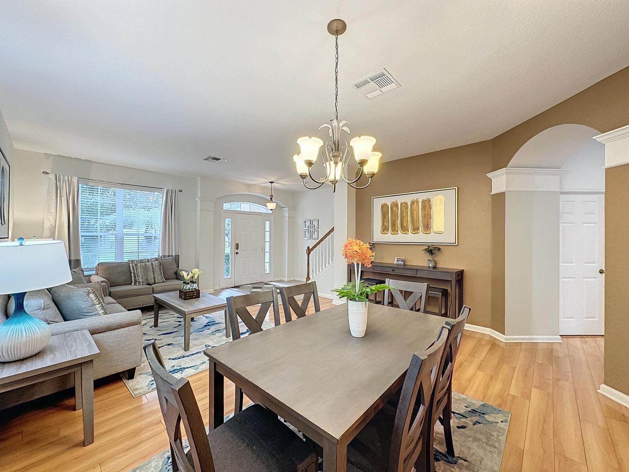 World Vacation.. Luxury 6 Br/4 Ba 5 Star *