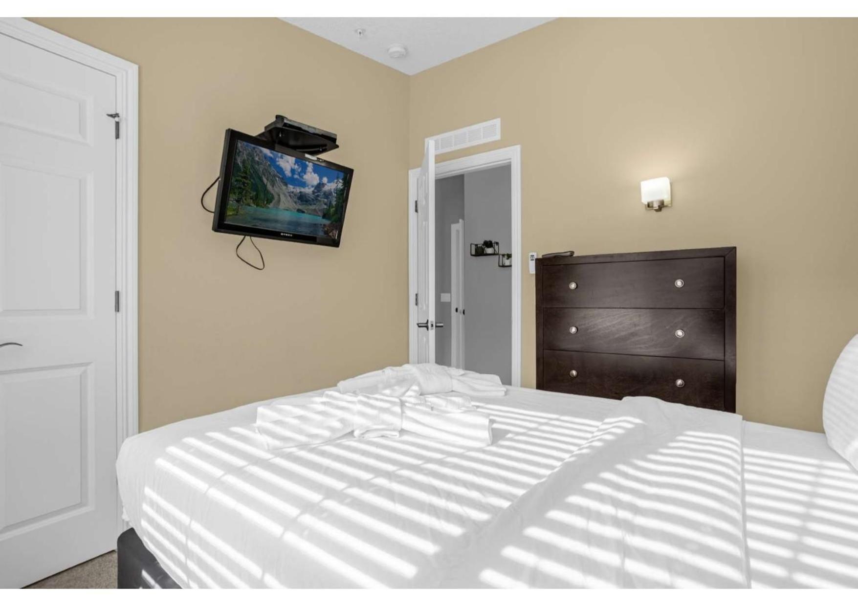 Summer Sale Luxury 4br Townhome - 5 Minutes From Disney Holiday home *