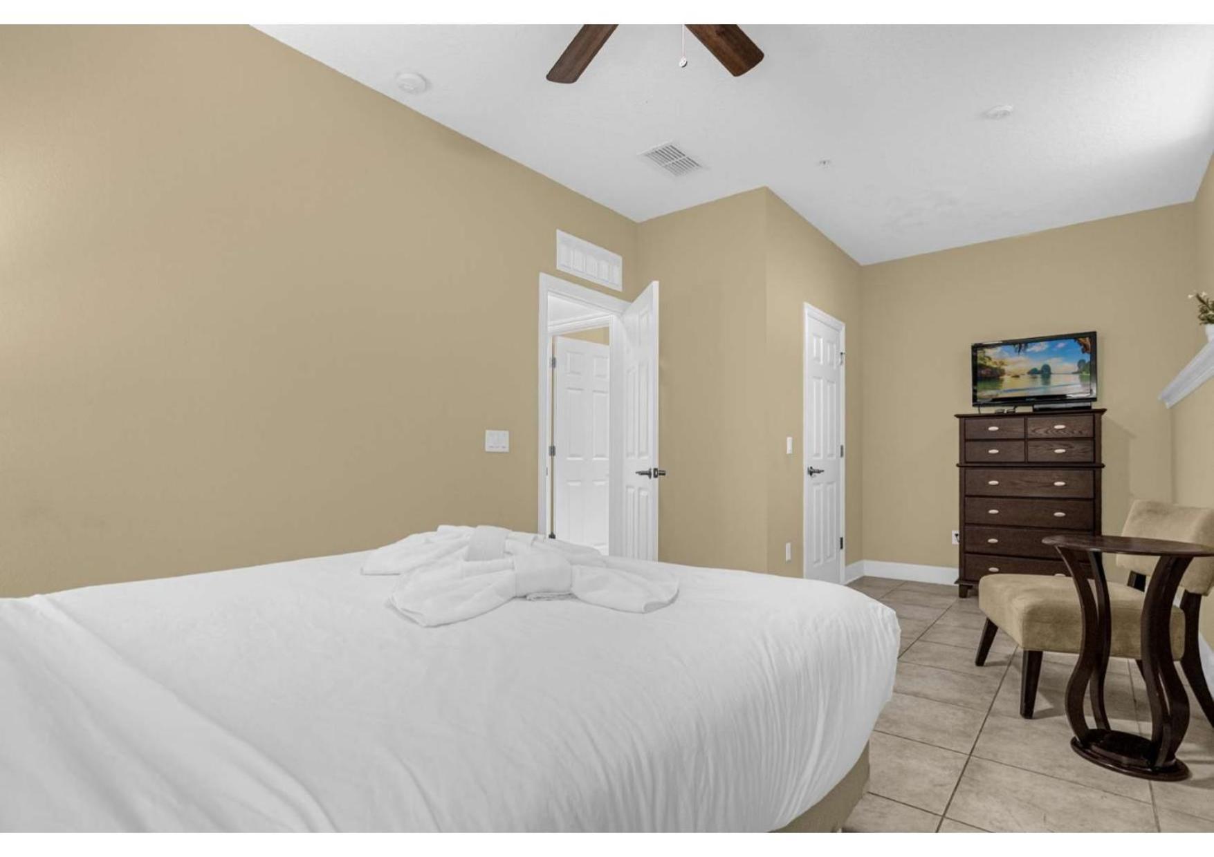 Summer Sale Luxury 4br Townhome - 5 Minutes From Disney *