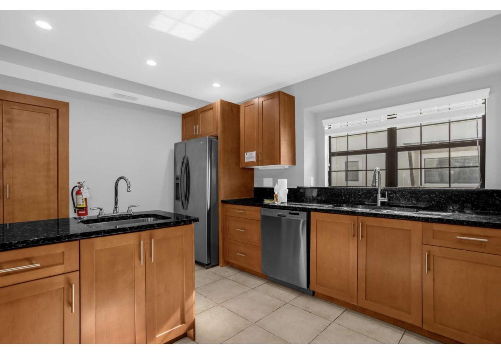 Summer Sale Luxury 4br Townhome - 5 Minutes From Disney Holiday home Orlando