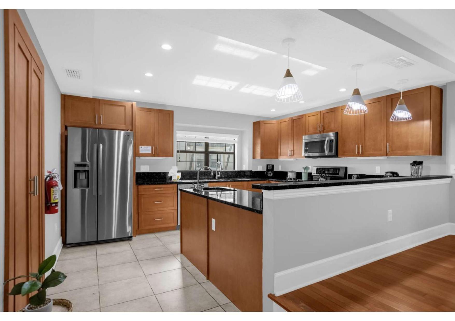Summer Sale Luxury 4br Townhome - 5 Minutes From Disney Holiday home