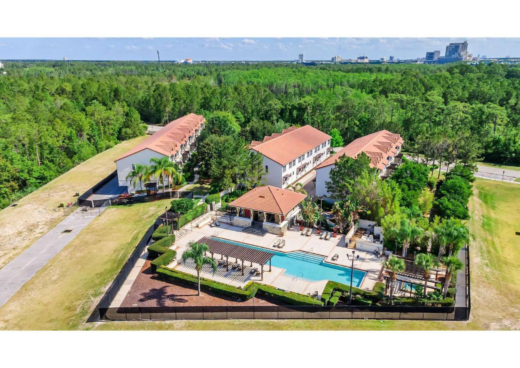 Summer Sale Luxury 4br Townhome - 5 Minutes From Disney Holiday home