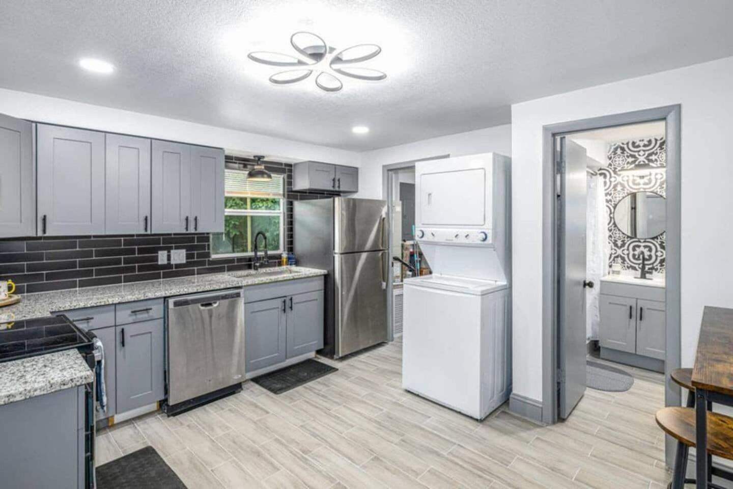 3Br Getaway W Office Near Airport Pets Holiday home Orlando
