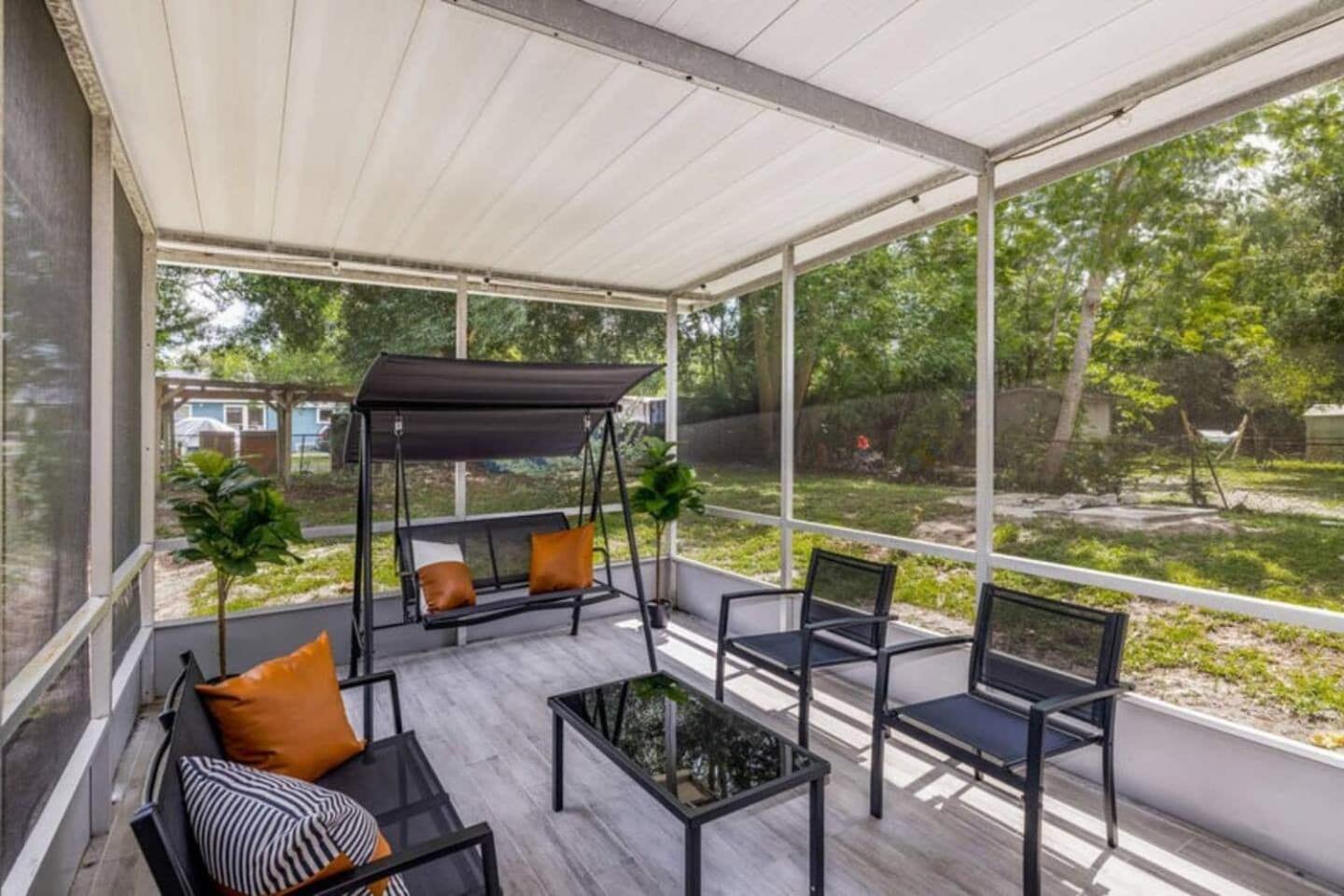 3Br Getaway W Office Near Airport Pets Holiday home Orlando