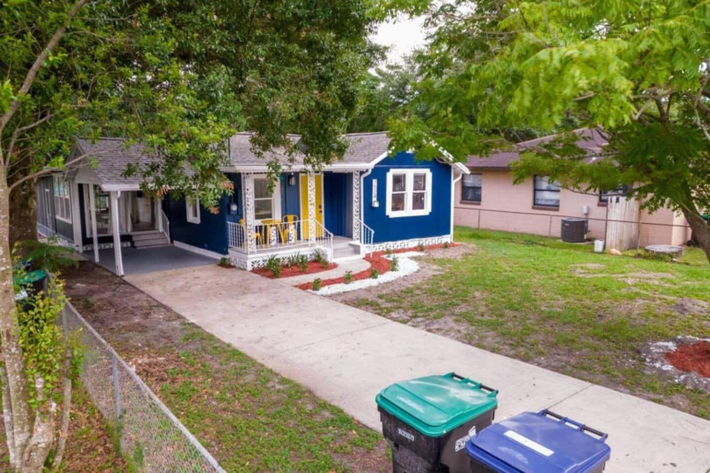 Holiday home 3Br Getaway W Office Near Airport Pets *