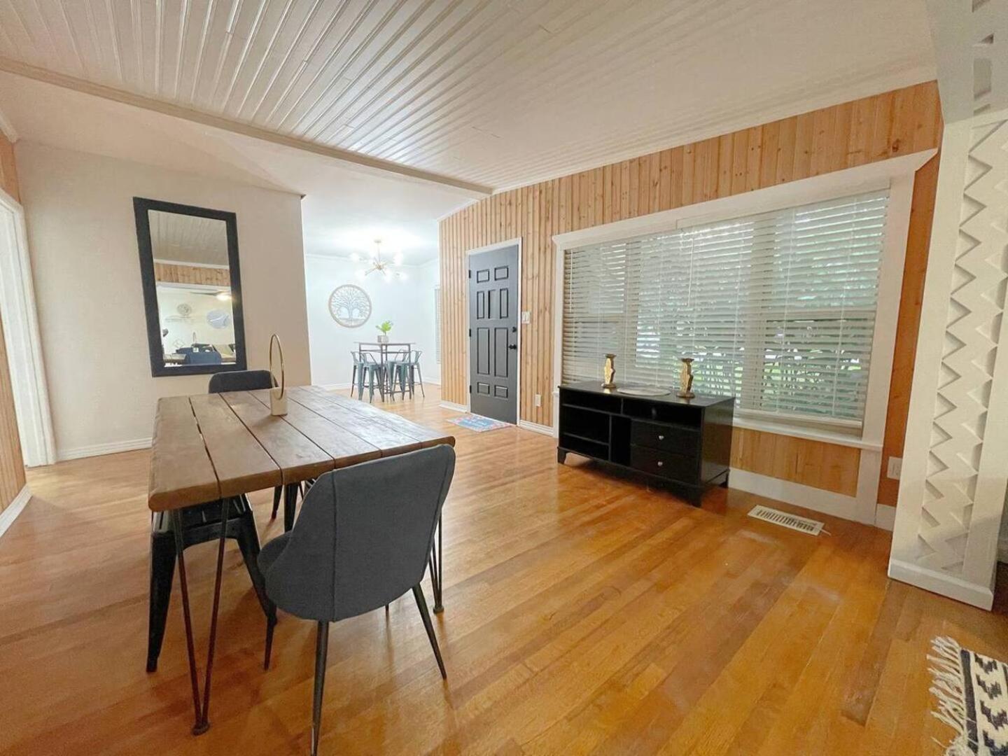 Sodo Getaway 3Br, Pets, 20 Min To Mco & Disney! Holiday home