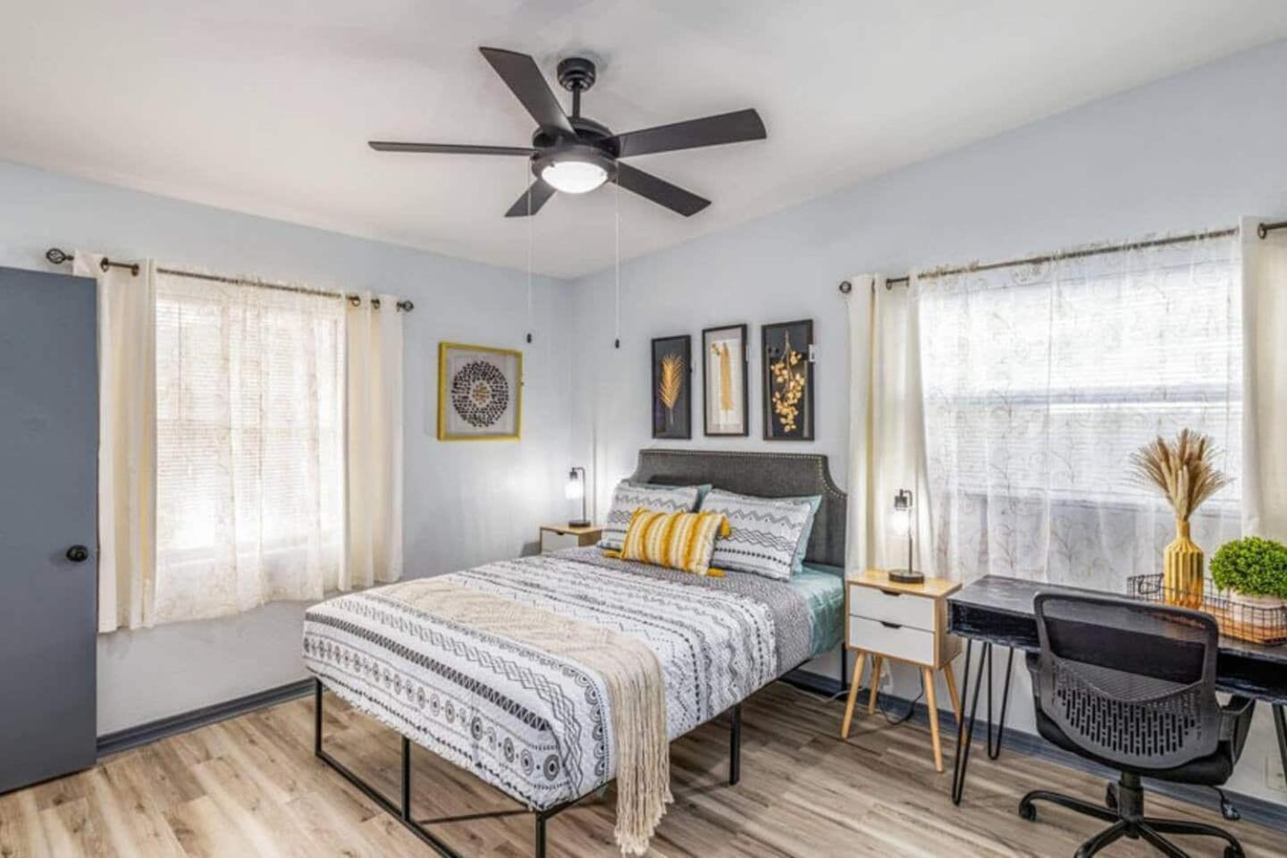 Pet-Friendly & Work-Ready 10 Min To Downtown!