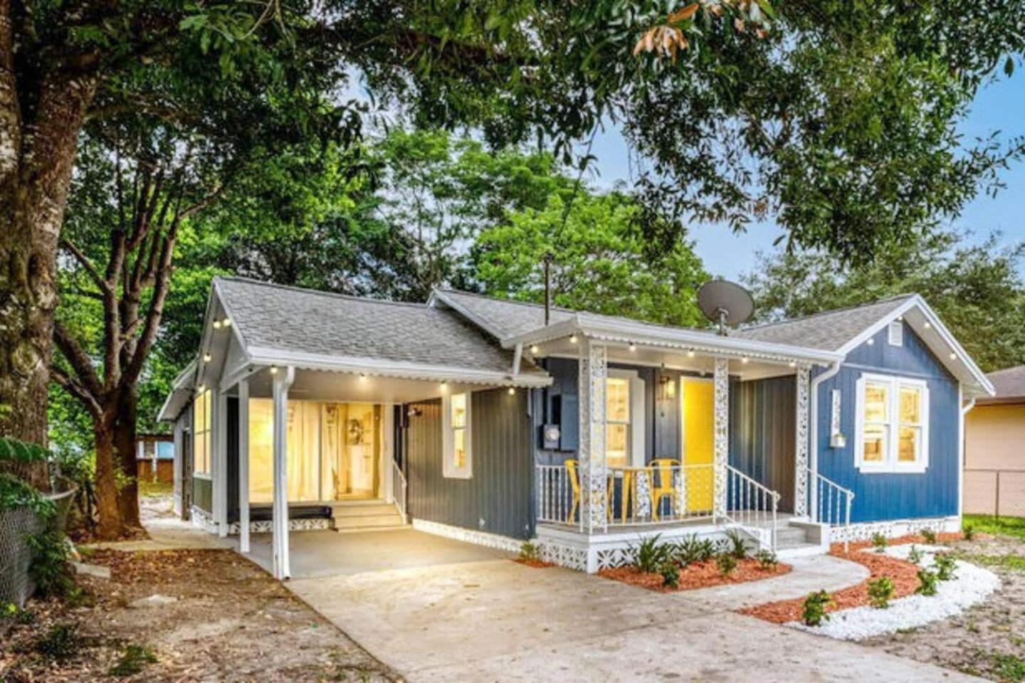 Holiday home 3Br Getaway W Office Near Airport Pets *