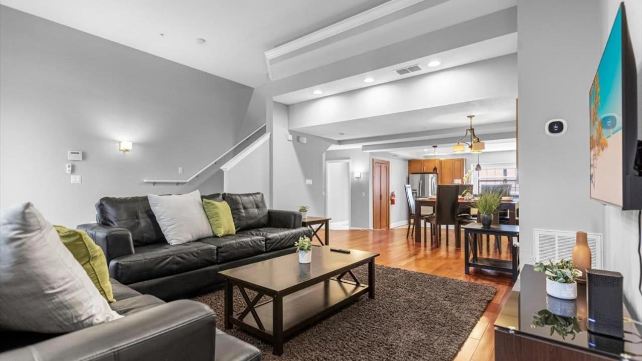 Deluxe Townhome - 5 Min To Orlando