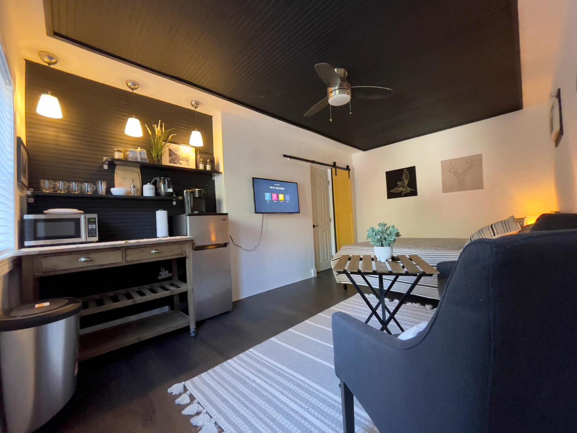 Lovely Spacious In Mills 50 District Guest house Orlando