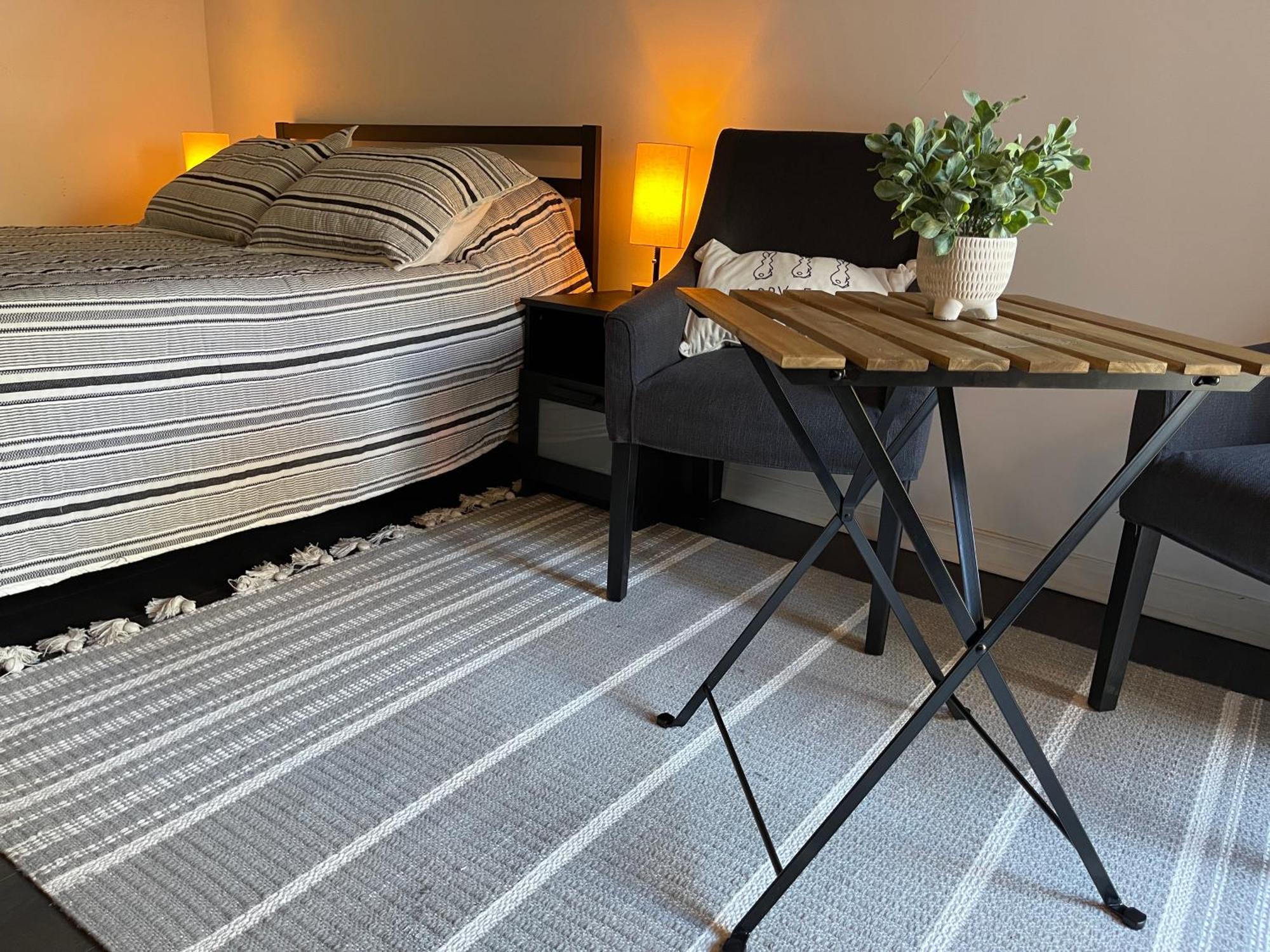 Lovely Spacious In Mills 50 District Guest house