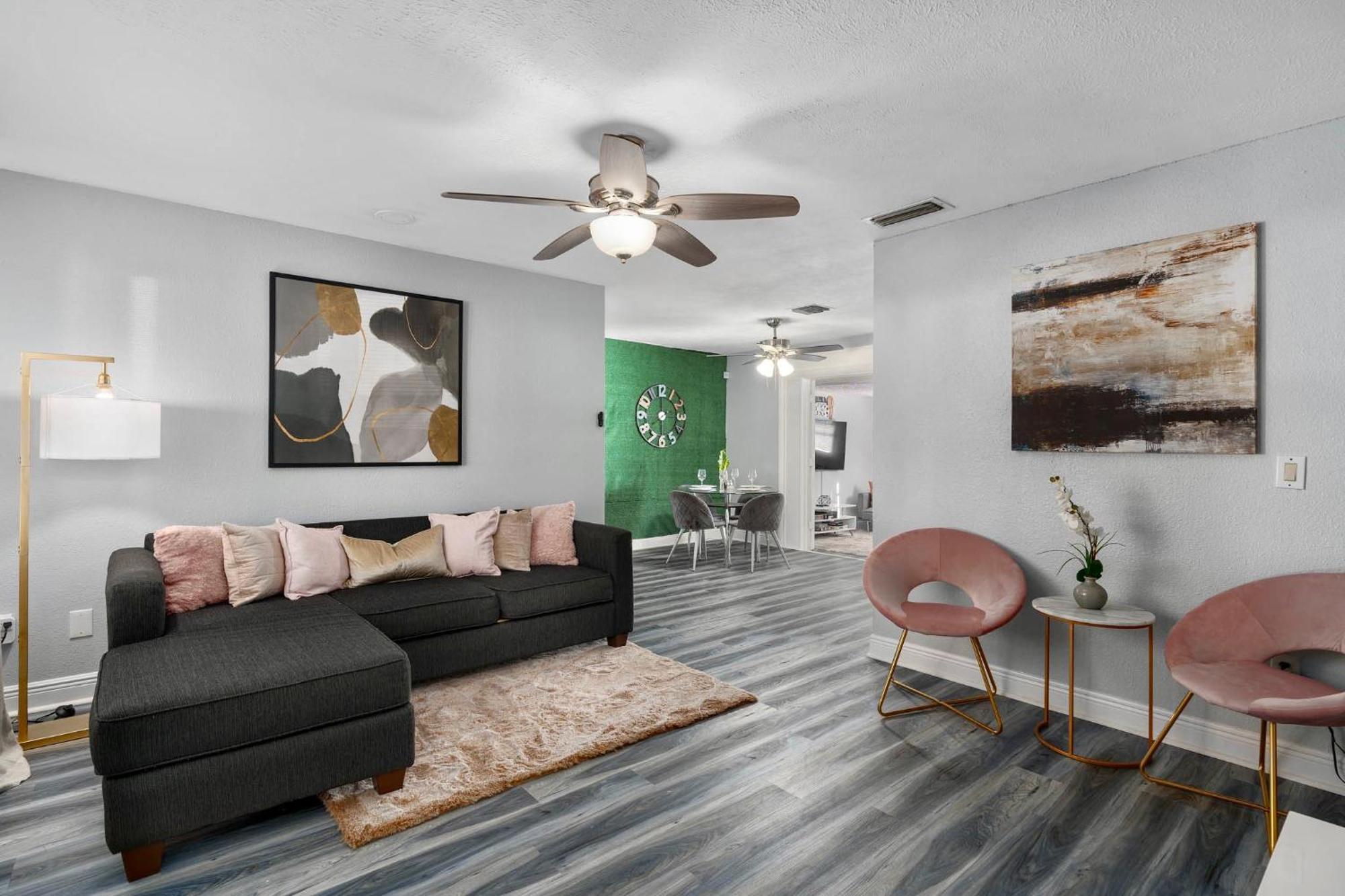Oasis, Cozy Near Attractions! *