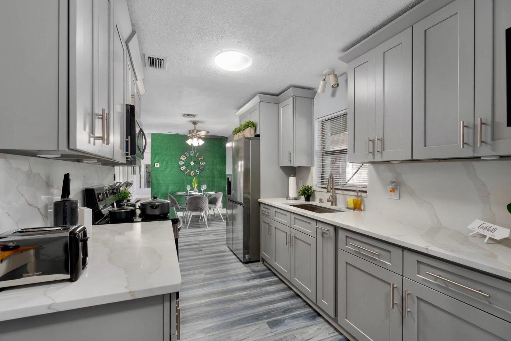 Oasis, Cozy Near Attractions! *