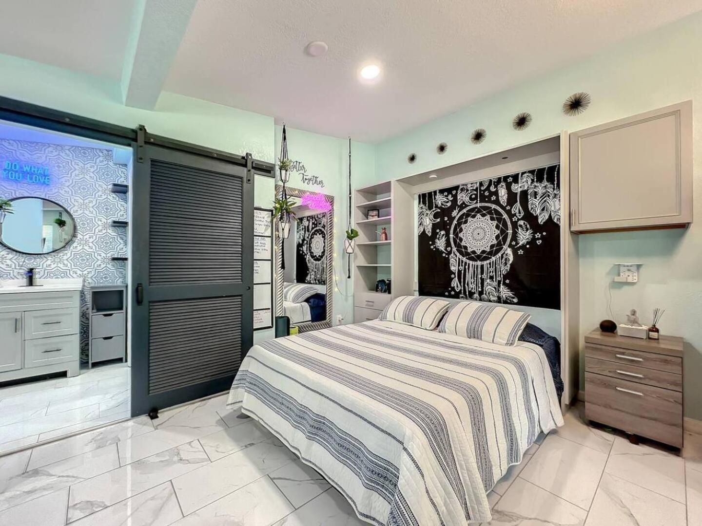 Pet-Friendly 1Br, 3 Beds, Wifi 10 Min To Dwntn! Holiday home