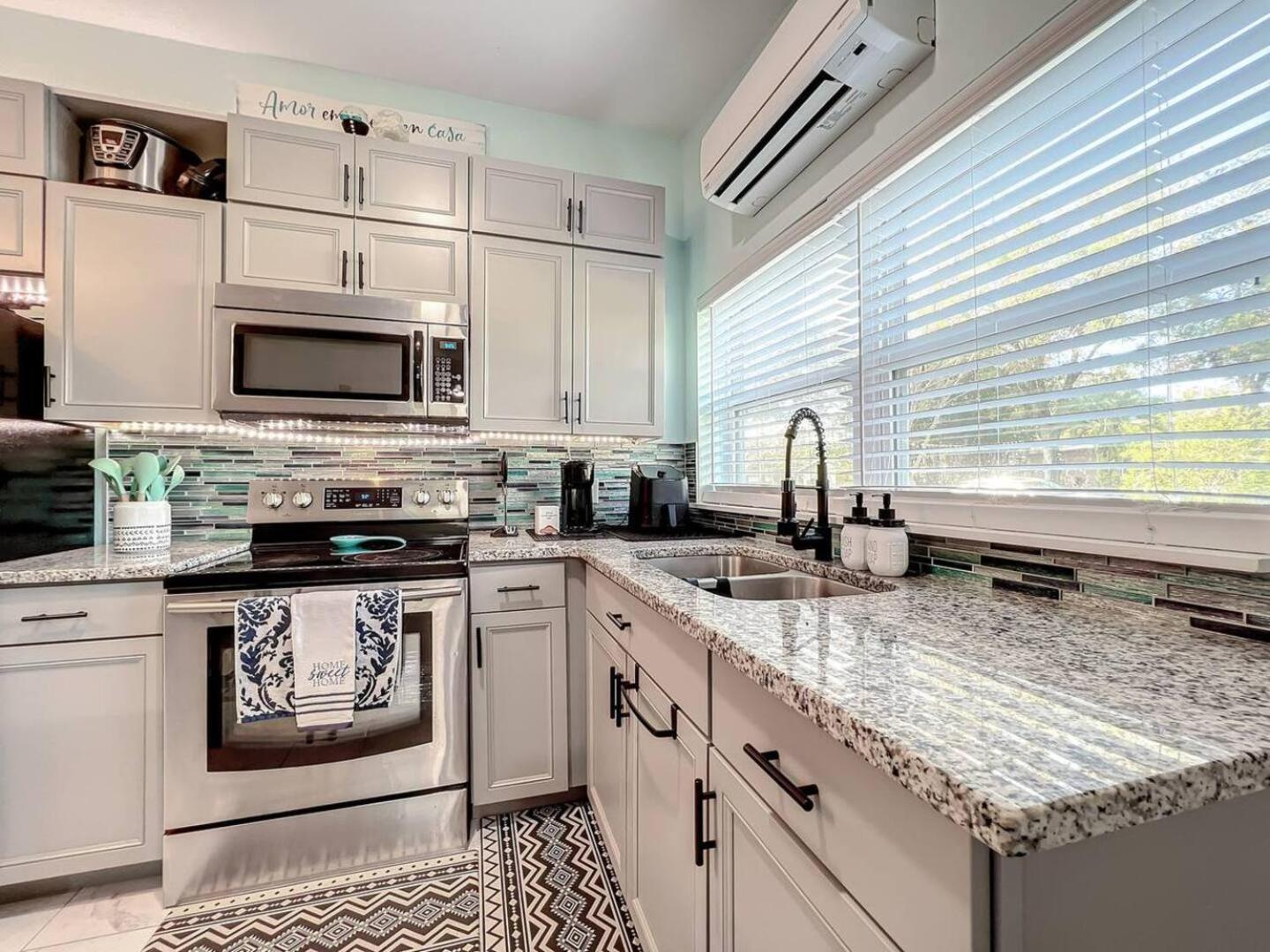 Pet-Friendly 1Br, 3 Beds, Wifi 10 Min To Dwntn! Holiday home
