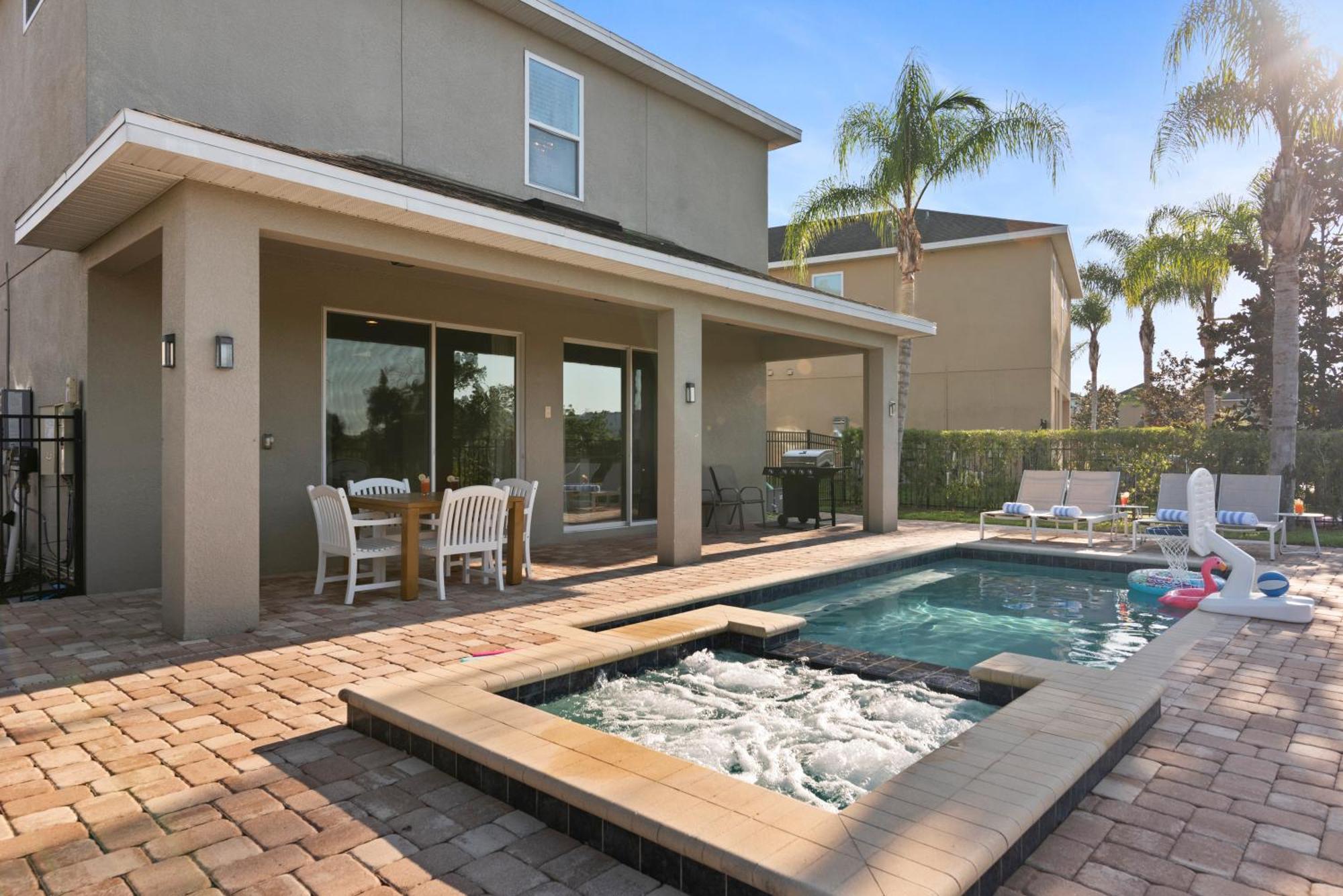 Holiday home 15 Min To Disney! 5br With Pool, Spa, Grill, Game Orlando