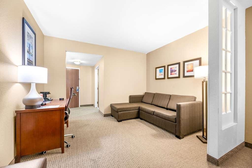Hotel Comfort Airport 3*