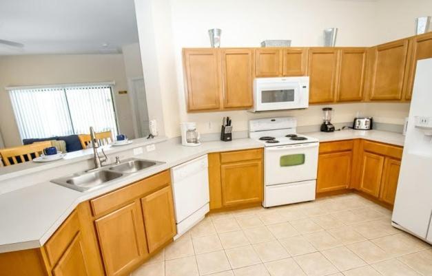 Caribbean Breeze At Ellis Exclusive Holiday home *