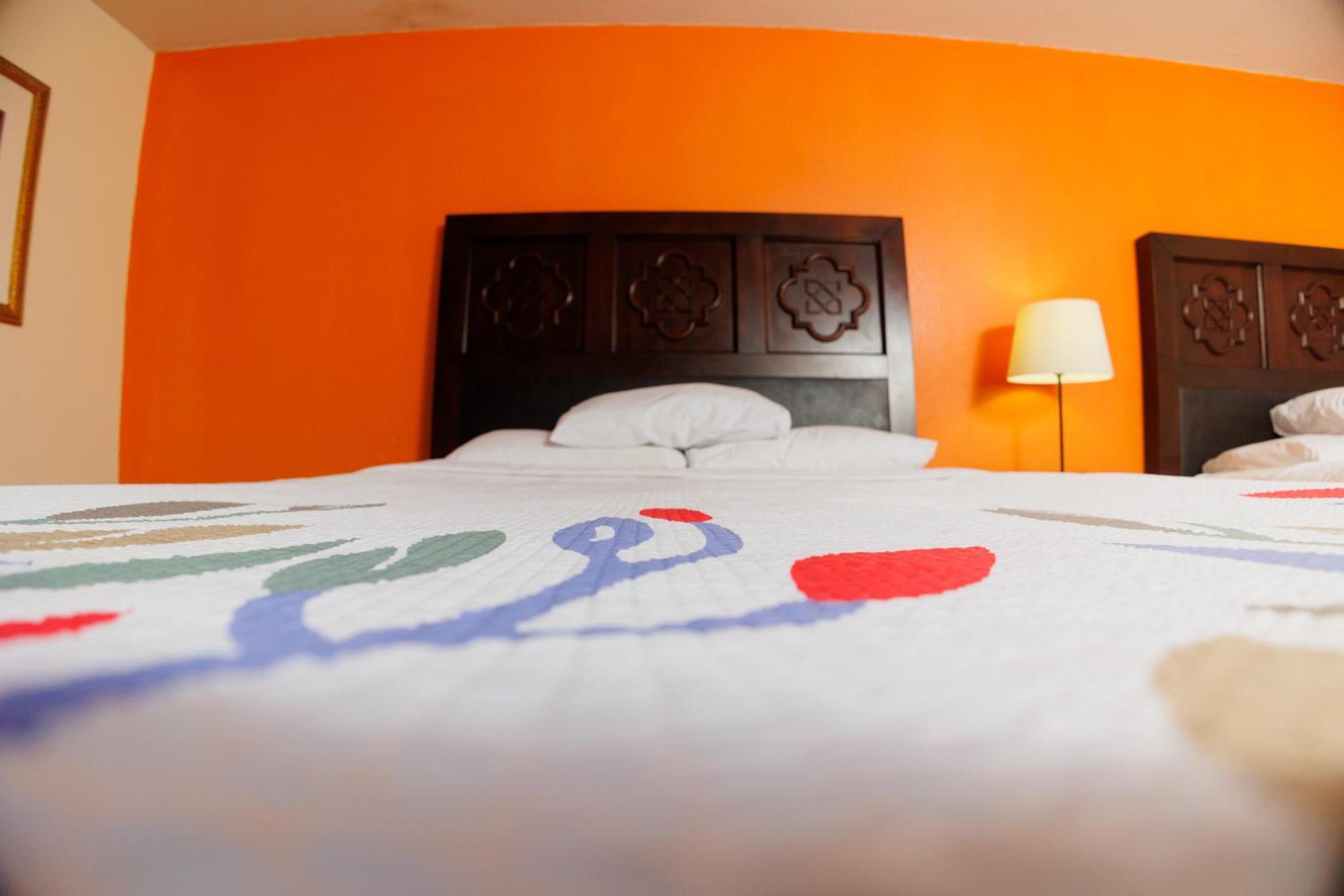 Hotel Garnet & Suites, 2*