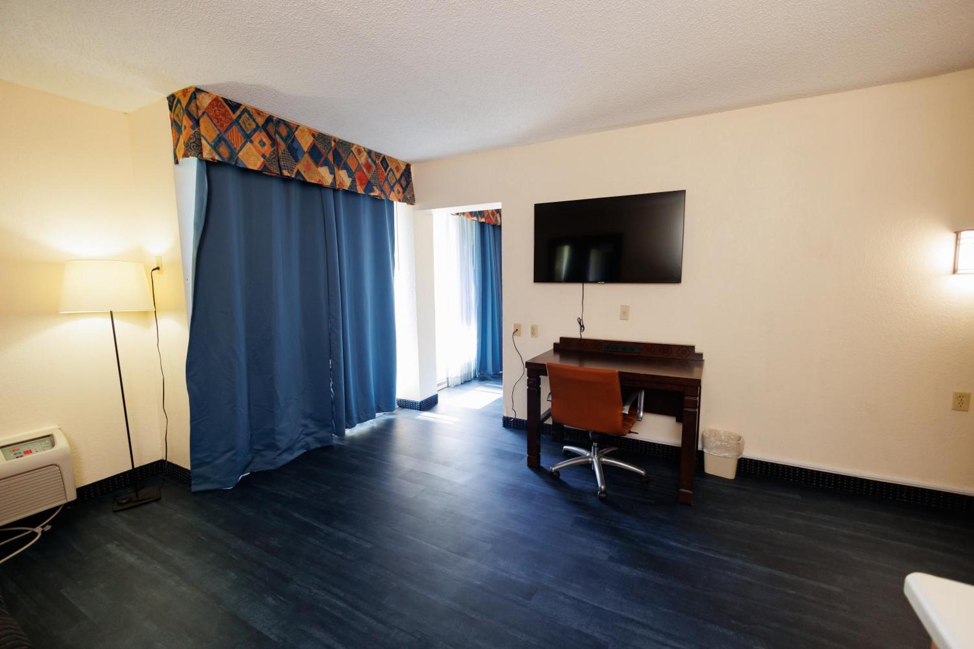 Garnet & Suites, 2*