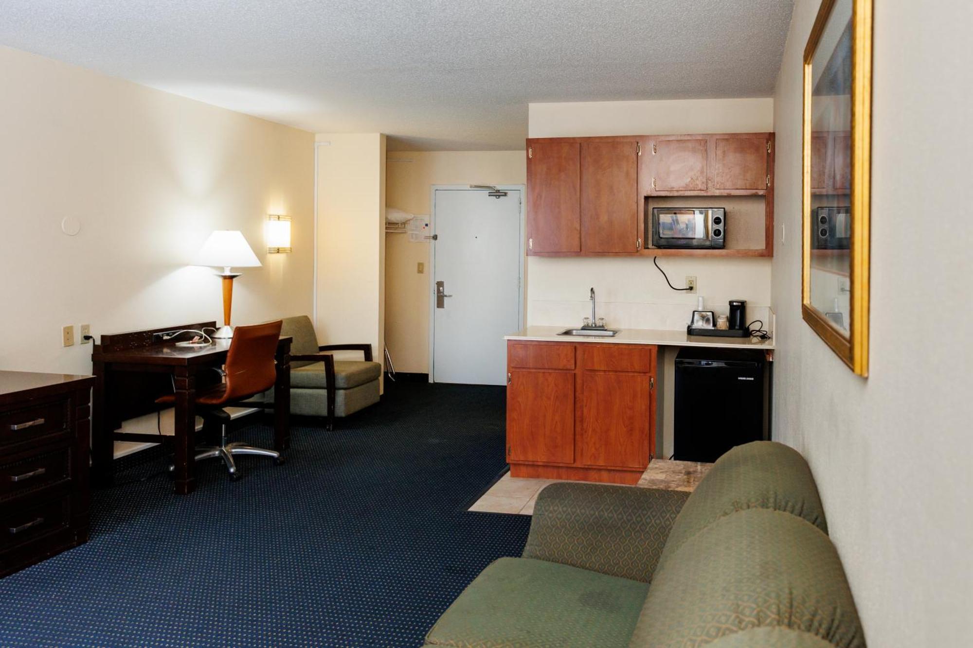 Garnet & Suites, 2*