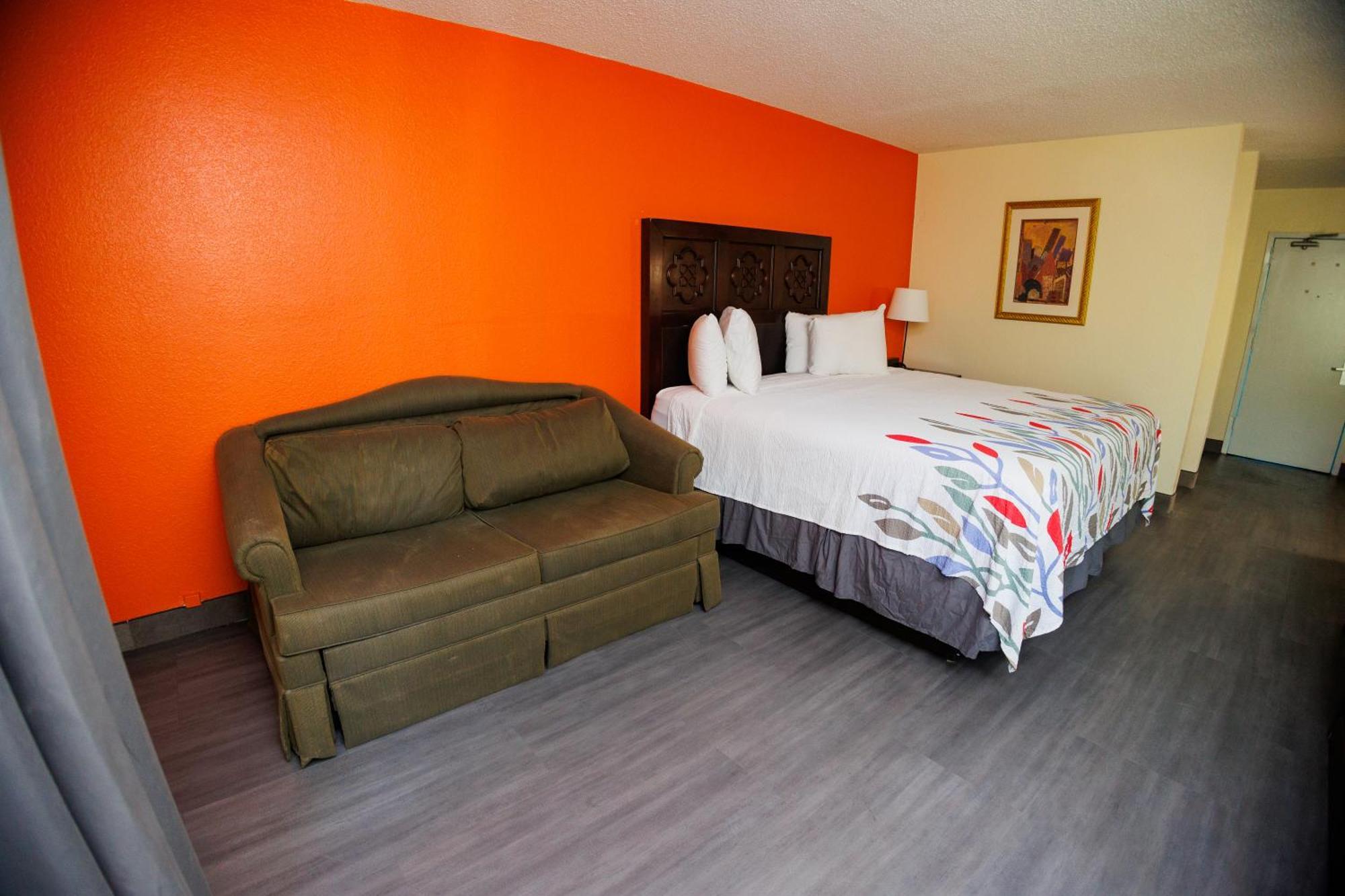 Garnet & Suites, 2*