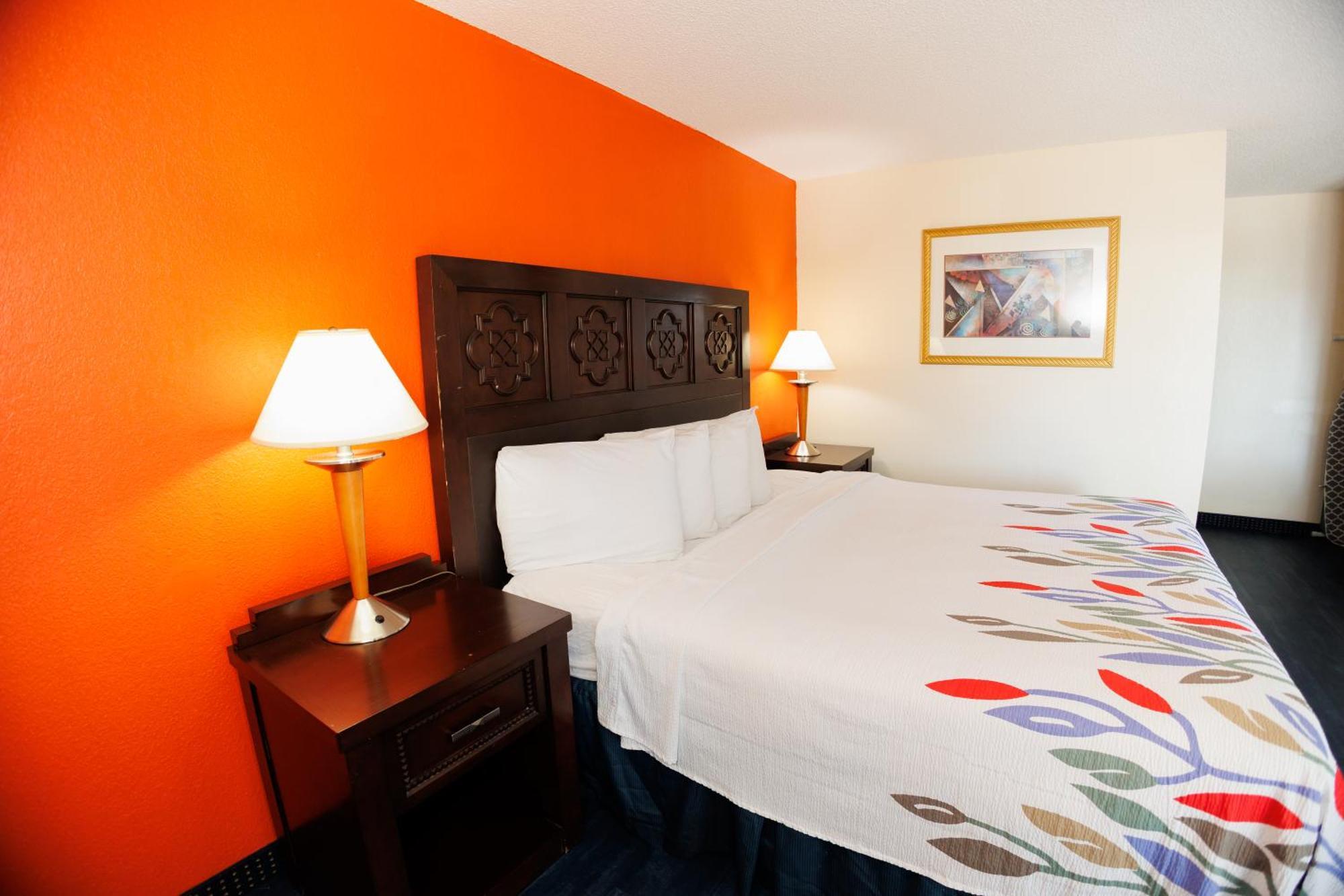 Hotel Garnet & Suites, 2*