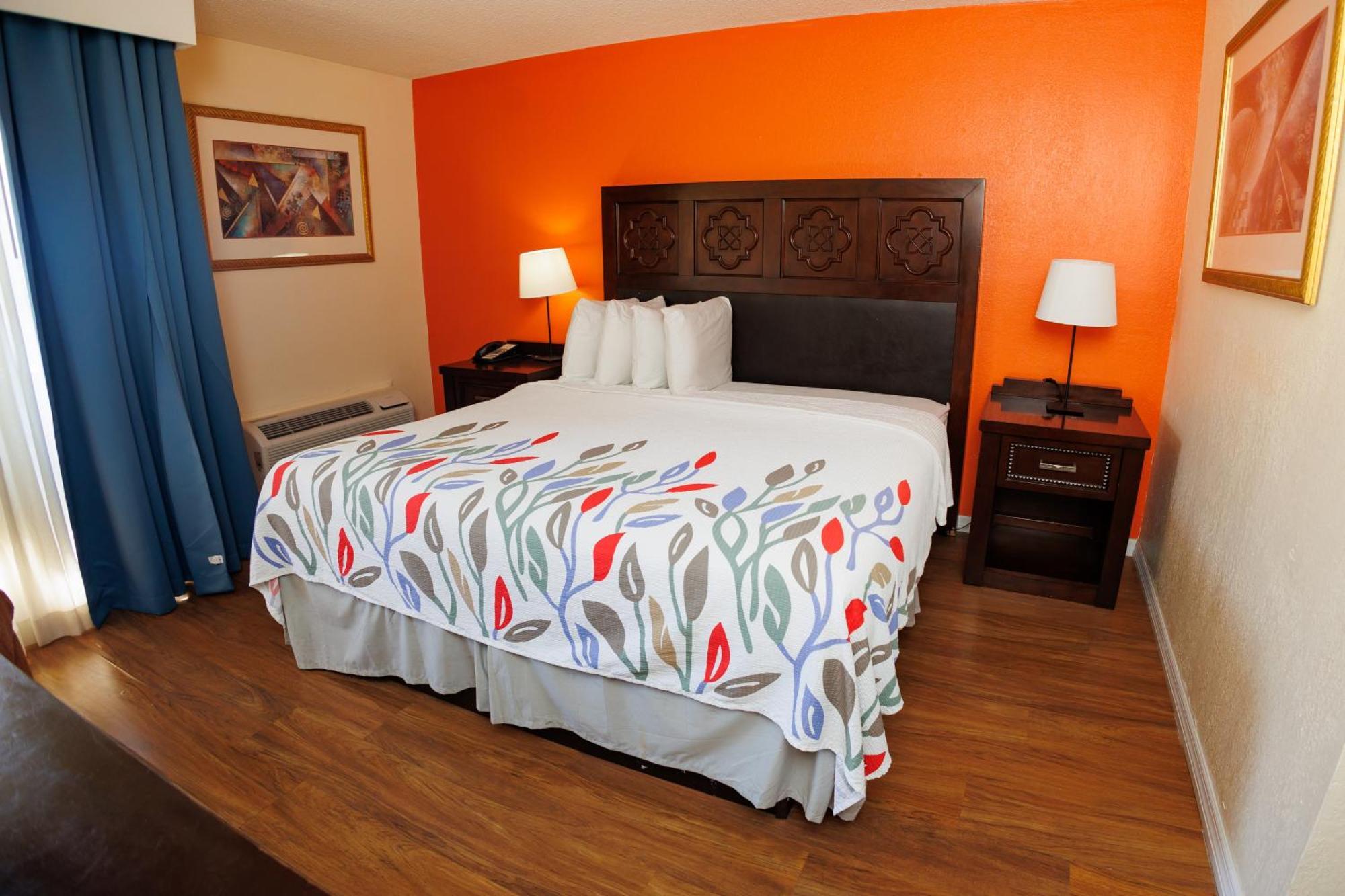 Hotel Garnet & Suites, 2*