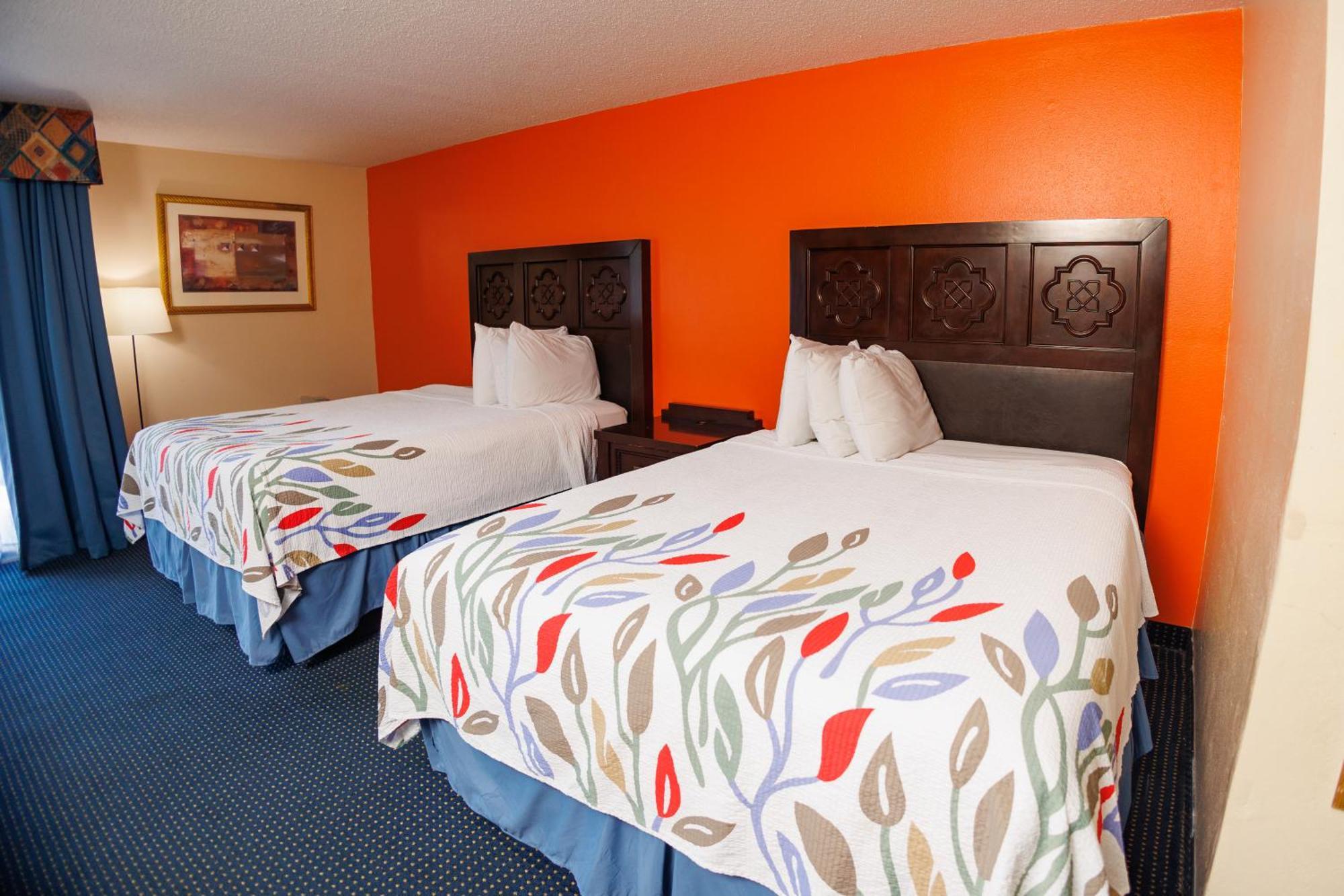 Garnet & Suites,