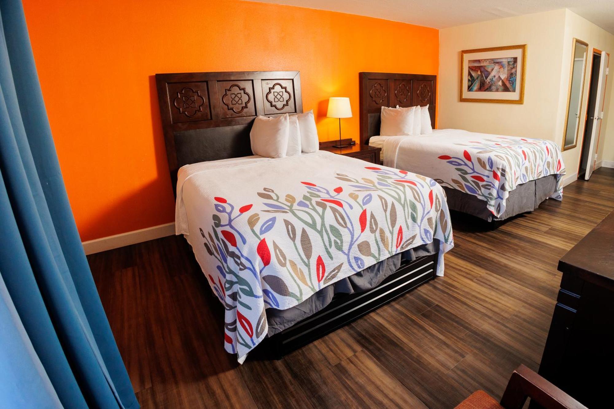 Garnet & Suites, Hotel