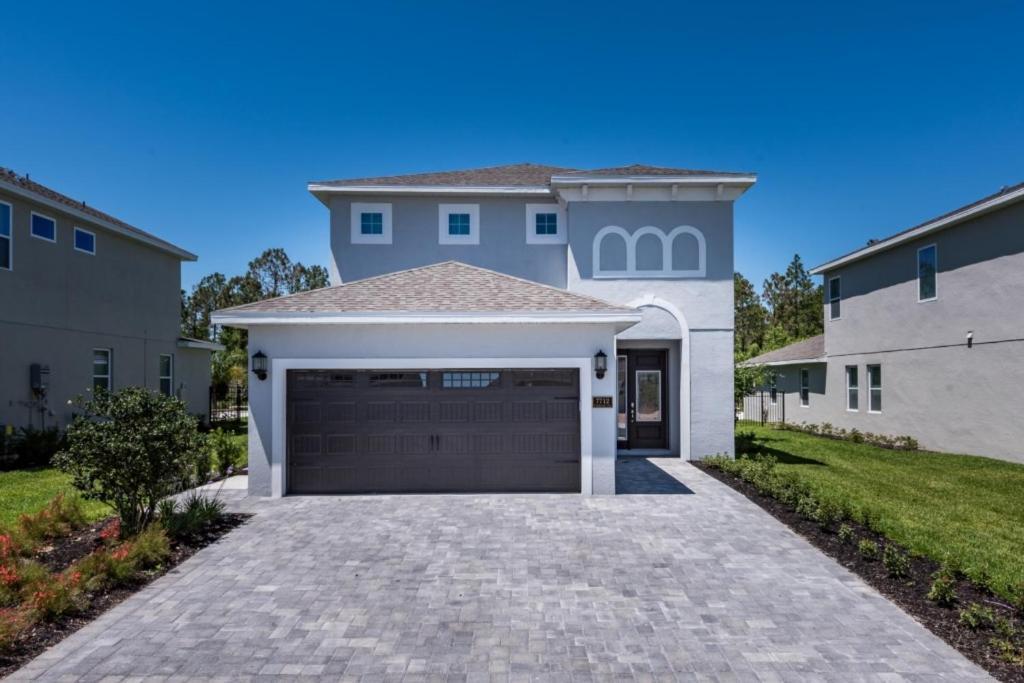 5 Bedrooms- 5 Bathrooms- Encore 7712 Fd