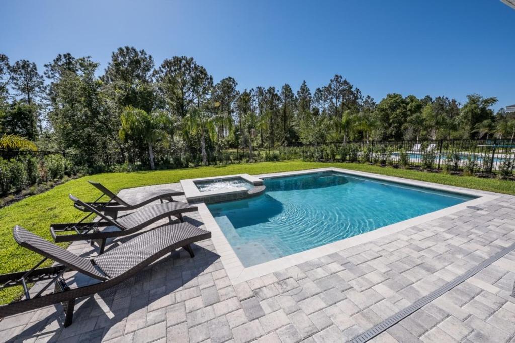 5 Bedrooms- 5 Bathrooms- Encore 7712 Fd *