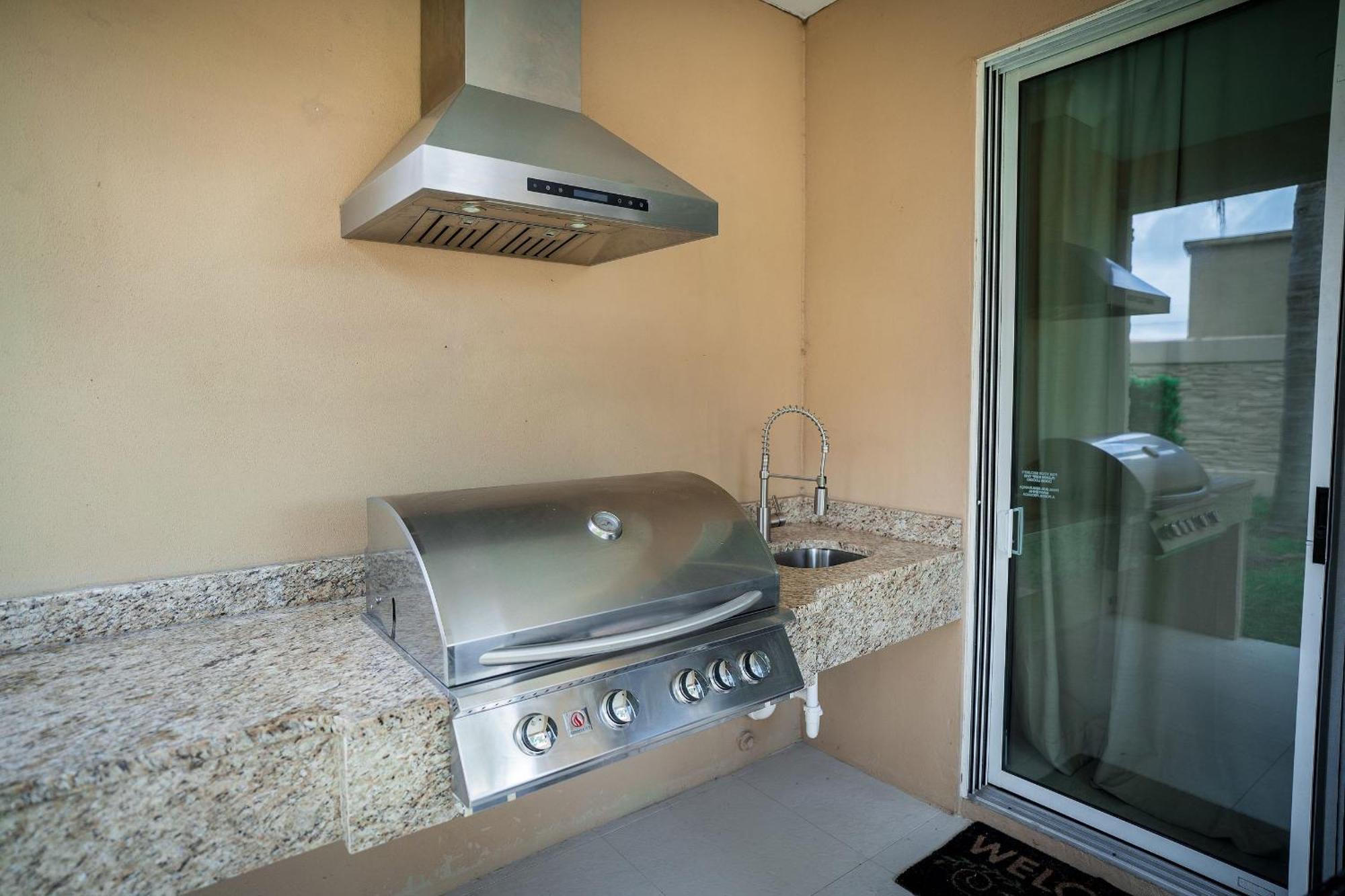 4 Stylish Luxury Villa Orlando