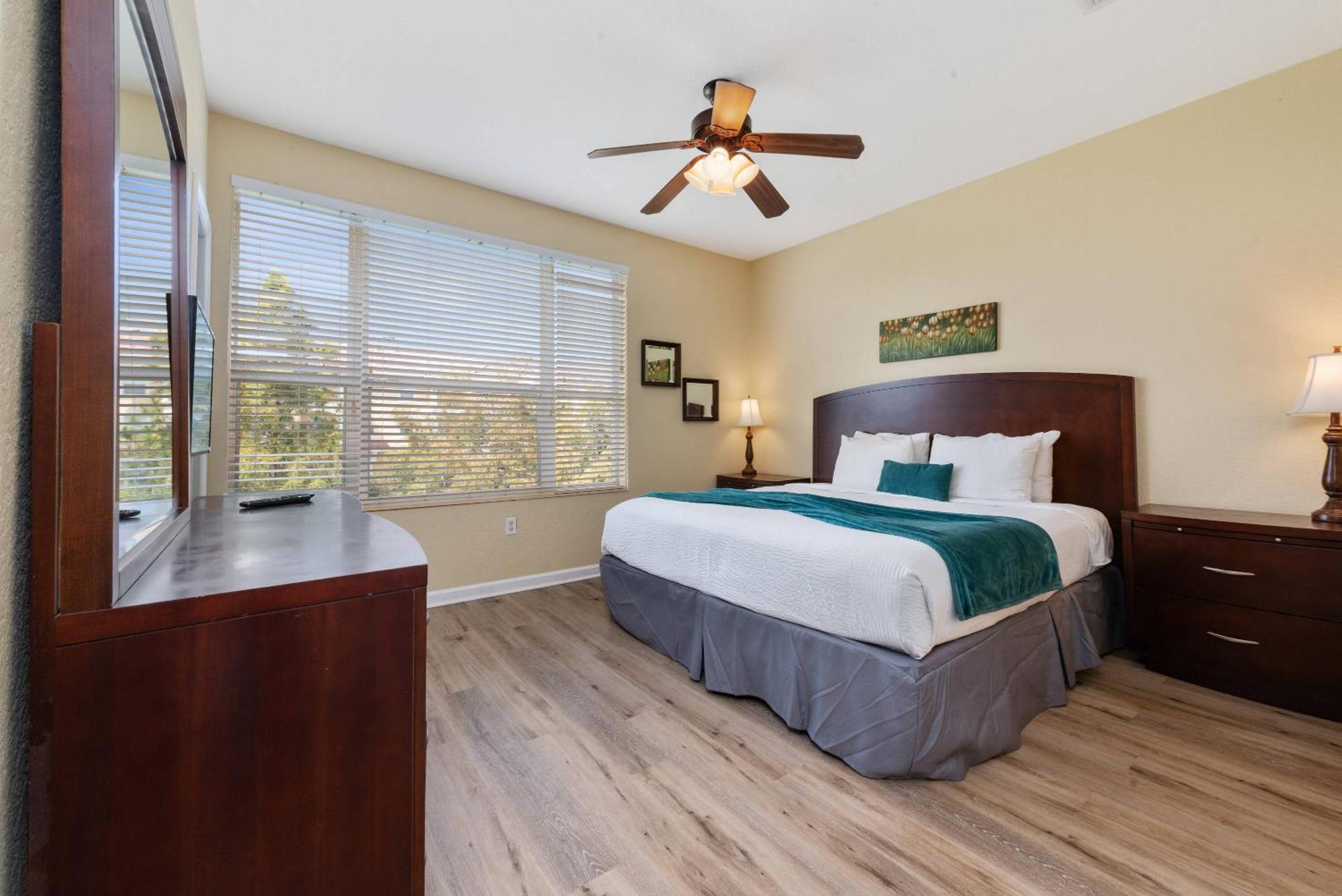 Townhome In 3 Suits